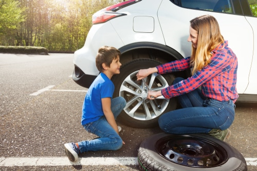 How-To-Change-A-Flat-Tire